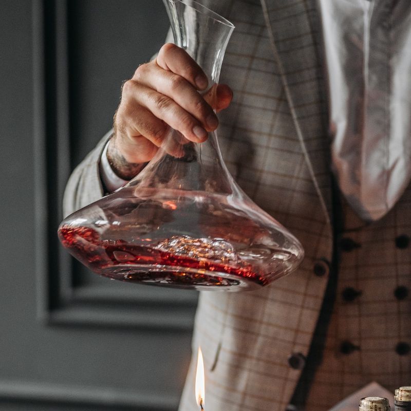 What a wine decanter is, how to use it, and the best ones to buy